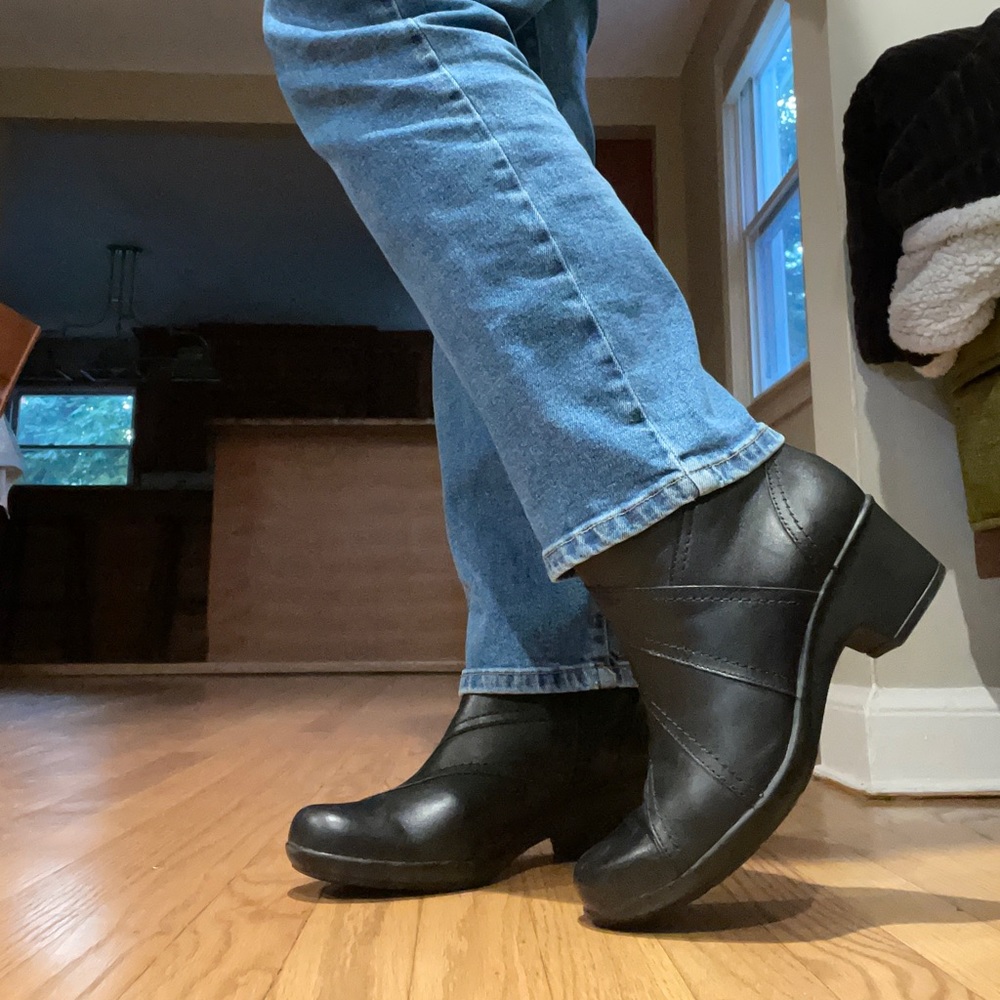 Clarks soft cushion booties